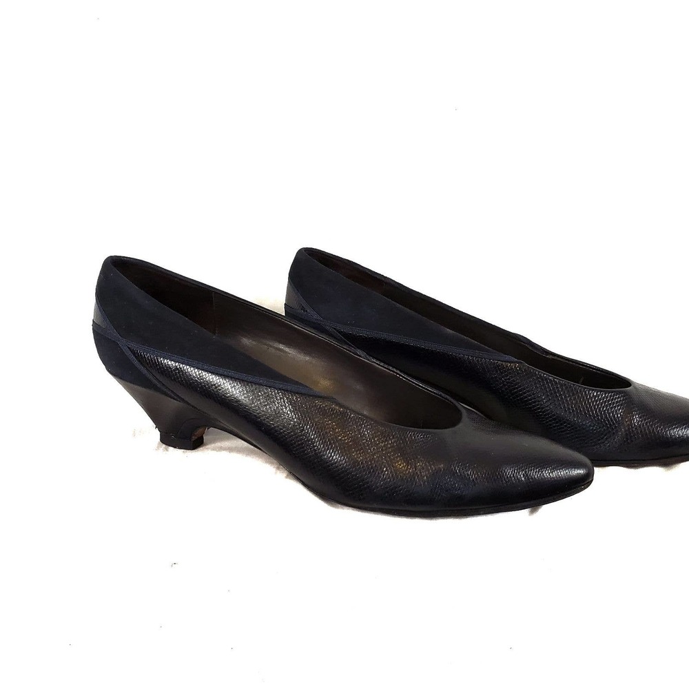 Meucci Suede and Leather Navy Kitty Pump